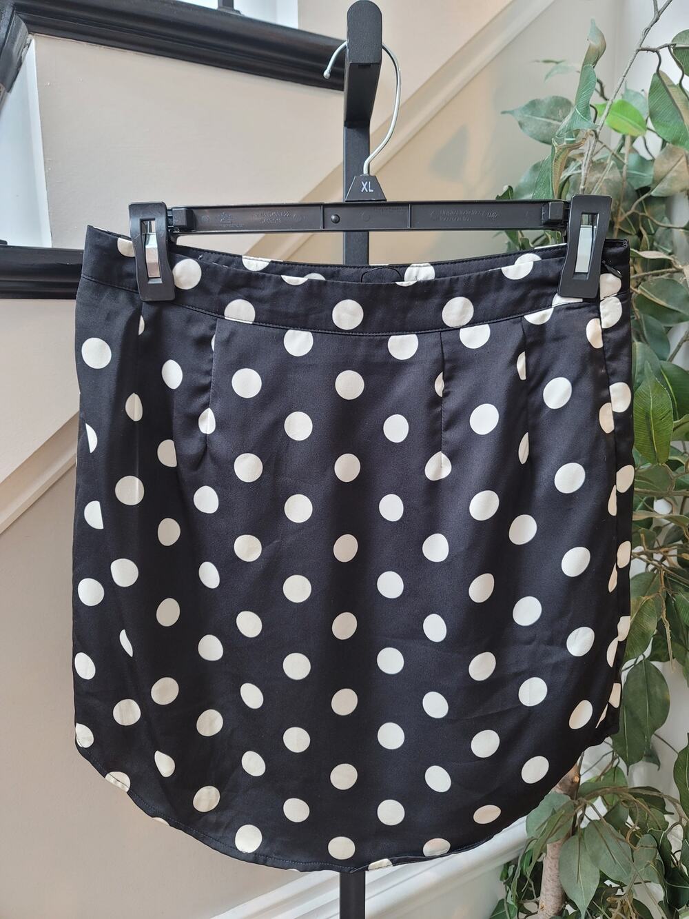 Nasty Gal Mini Skirt Women's Size 4 White/Black Polka Dot Curved Hem Fully Lined